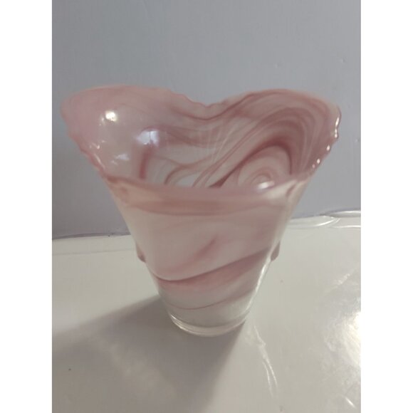 Gorgeous Art Glass Pink white Swirl Vase Scalloped Edge Shell Design 4 1/2" X 5" - Picture 11 of 12
